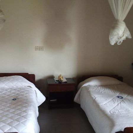 White Horse Inn Kabale Экстерьер фото